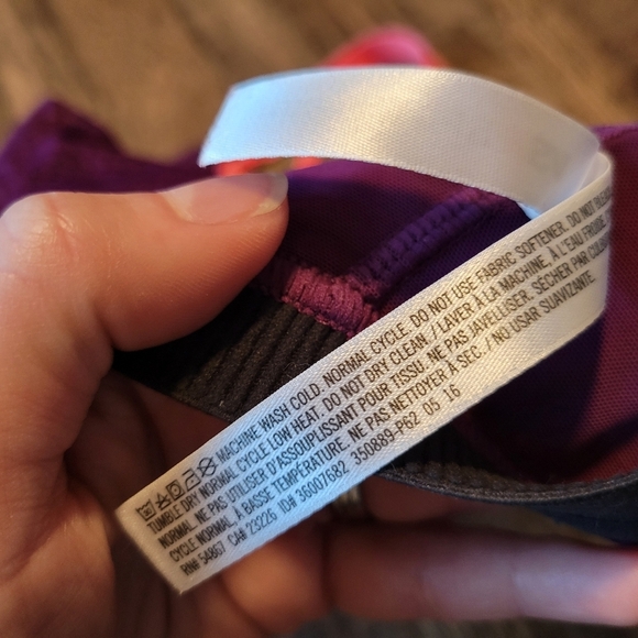 Victoria's Secret Purple Pink Criss Cross Strappy Sports Bra - Picture 6 of 6
